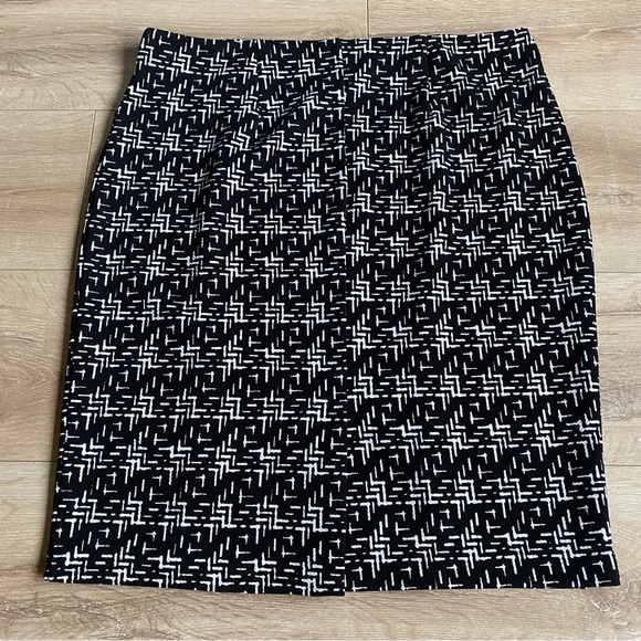 Roz & Ali Geo Print Pencil stretch Skirt Size Large - Picture 7 of 7